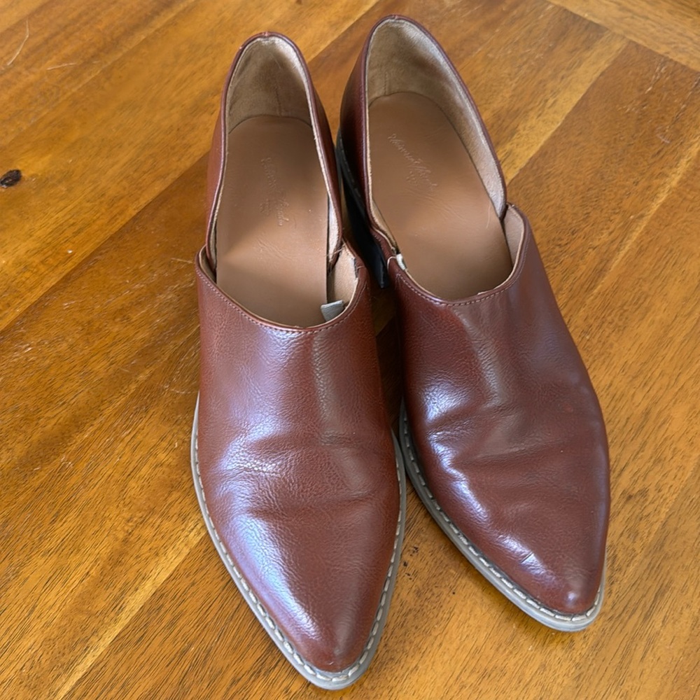Brown Universal Threads shoes - Picture 2 of 5
